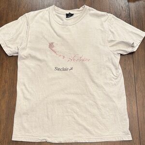Sinclair - Fontaine -cream Graphic T-Shirt ~ Vintage